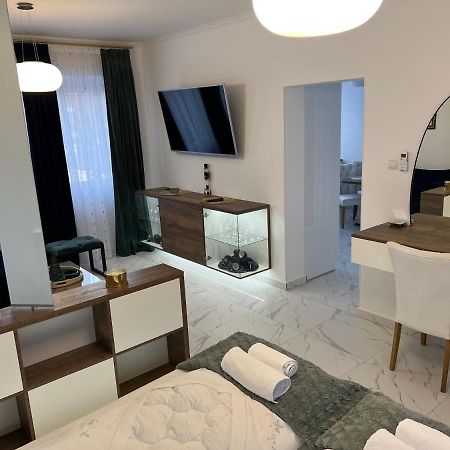 La Luna Premium Deluxe Apartment With Free Jacuzzi, Bikes & Covered Parking Nasice Zewnętrze zdjęcie