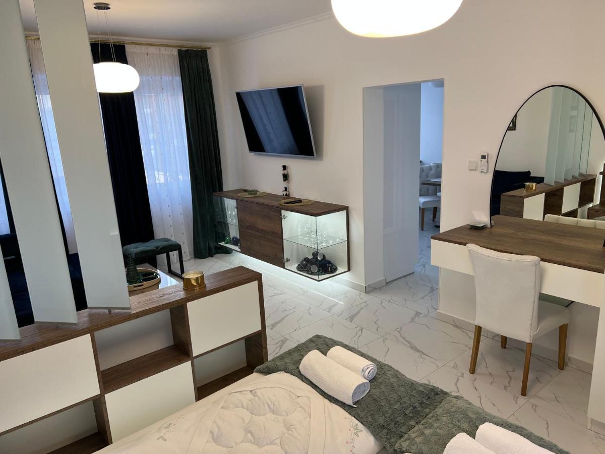 La Luna Premium Deluxe Apartment With Free Jacuzzi, Bikes & Covered Parking Nasice Zewnętrze zdjęcie