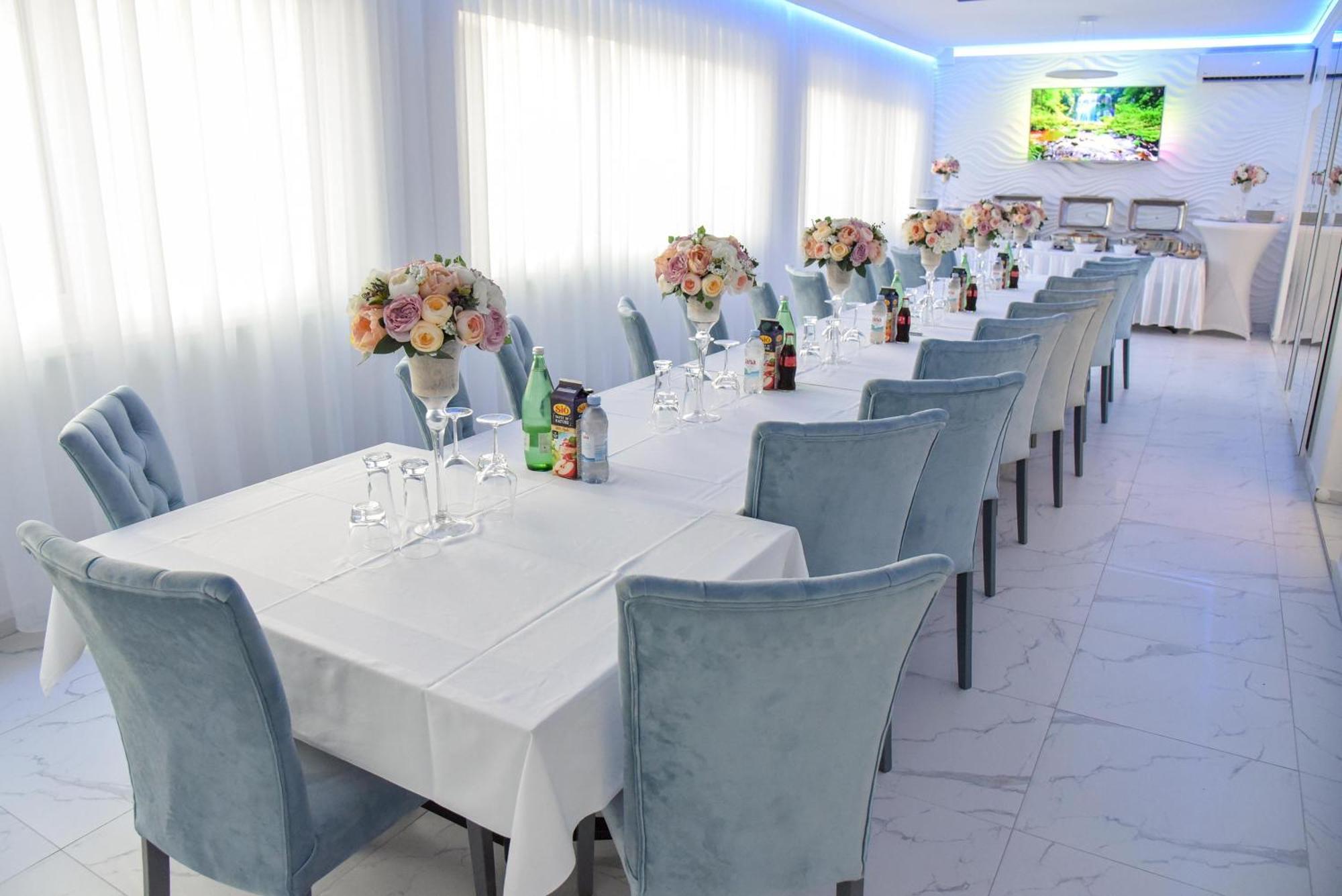 La Luna Premium Deluxe Apartment With Free Jacuzzi, Bikes & Covered Parking Nasice Zewnętrze zdjęcie